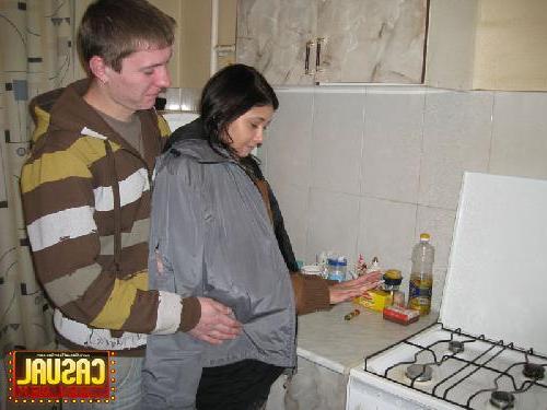 Антон и Юля трахаются на кухне 14 фото