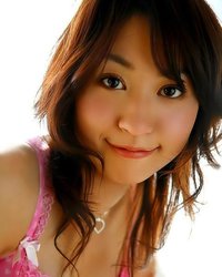 Юная японка снимает себя на веб камеру 1 фото
