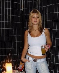 На празднике собрались пьяные проститутки 15 фотография