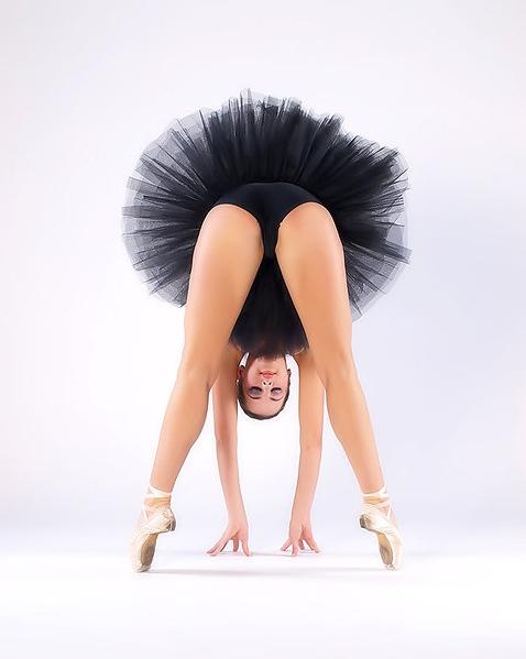 Блядская балерина лучше всего прыгает на хую 10 фото