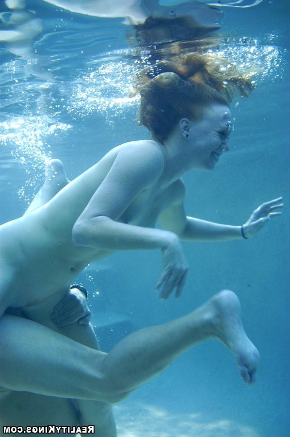Секс под водой 17 фото
