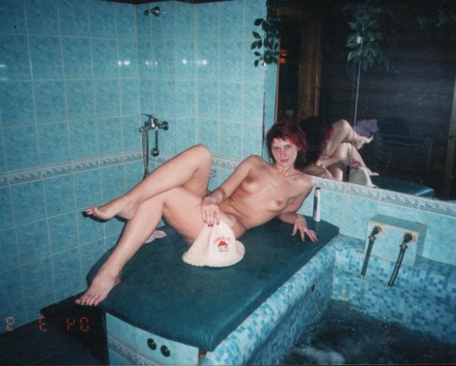 Миледи расслабляются в бане нагишом 19 фото