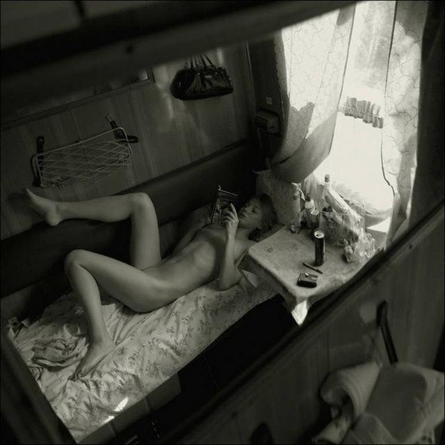 Голые зрелые бабы в поезде (60 фото) - секс и порно