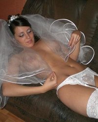 Сексуальная невеста разделась для возлюбленного 19 фотография