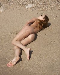 Ксения голая на пляже 23 фото