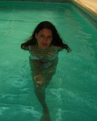 Ночные приключения Джейн в бассейне 5 фотография