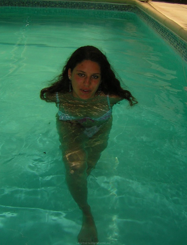 Ночные приключения Джейн в бассейне 5 фото