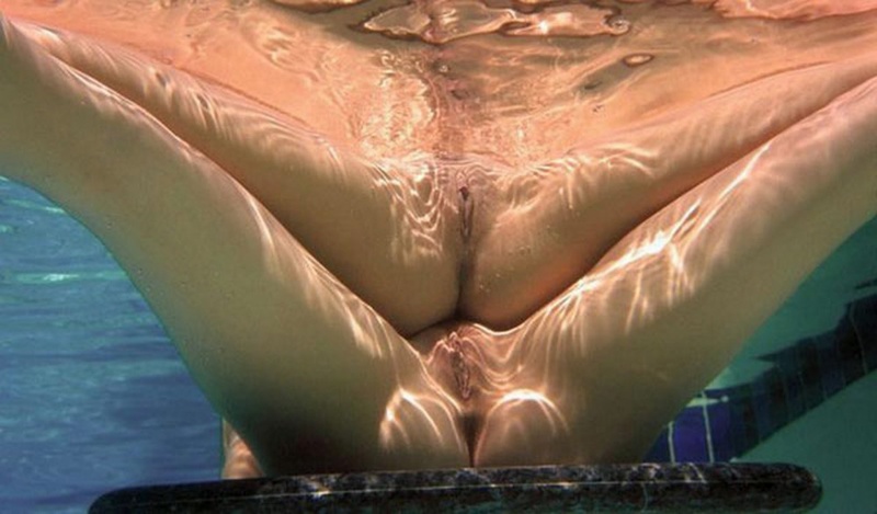 Секс под водой - порно фото
