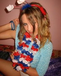 Американка-патриотка мастурбирует киску пальчиками 32 фотография