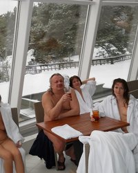 Семейная пара отдыхает в Финляндии 10 фотография