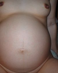 Голая и беременная тетенька в очках 21 фото