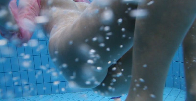 Обнаженная леди под водой 14 фото