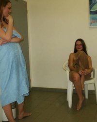 Томные девицы расслабляются в сауне 3 фотография