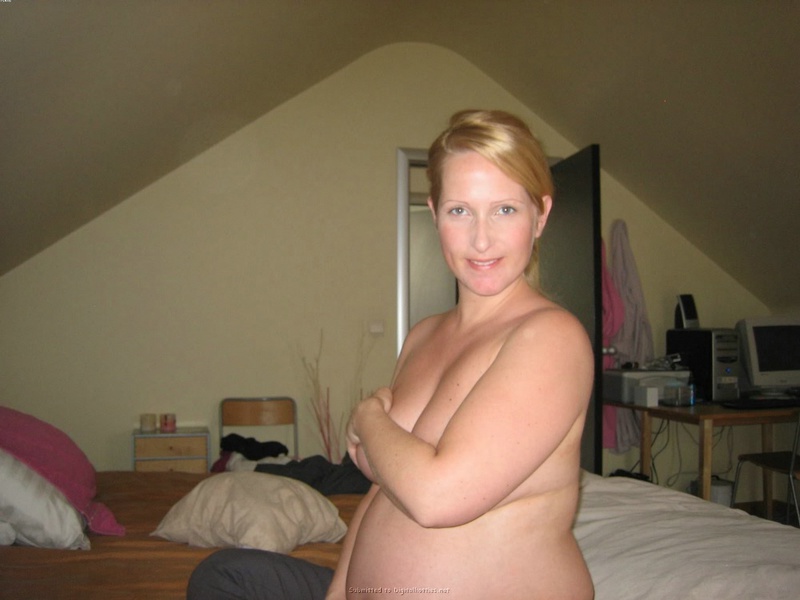 Беременная жена резво оголилась 27 фото