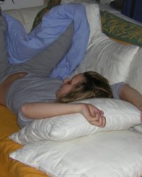 Девка после пьянки заснула голая 14 фотография