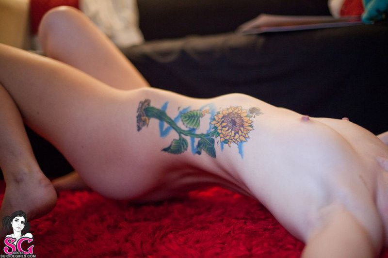 Сэнди украсила свое тело татуировкой 26 фото