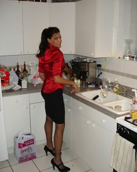 Жена надела сексуальное белье и отправилась на кухню готовить ужин 17 фото