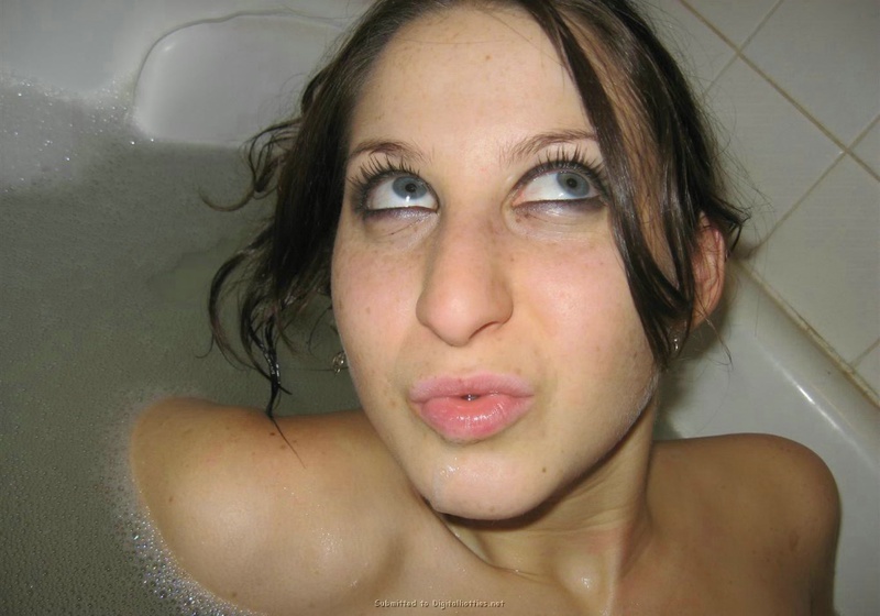 Карина в ванной в ожидании 24 фото