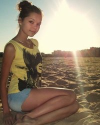 18-ти летняя ню модель позирует голышом 11 фото