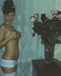 Подборка частных снимков с обнаженными телочками из 90-х 24 фото