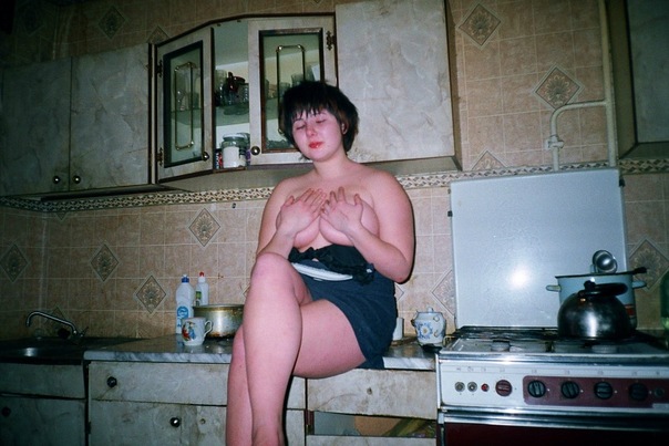 Подборка частных снимков с обнаженными телочками из 90-х 25 фото