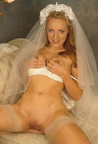Невесты позируют голышом и занимаются сексом с женихами 23 фото