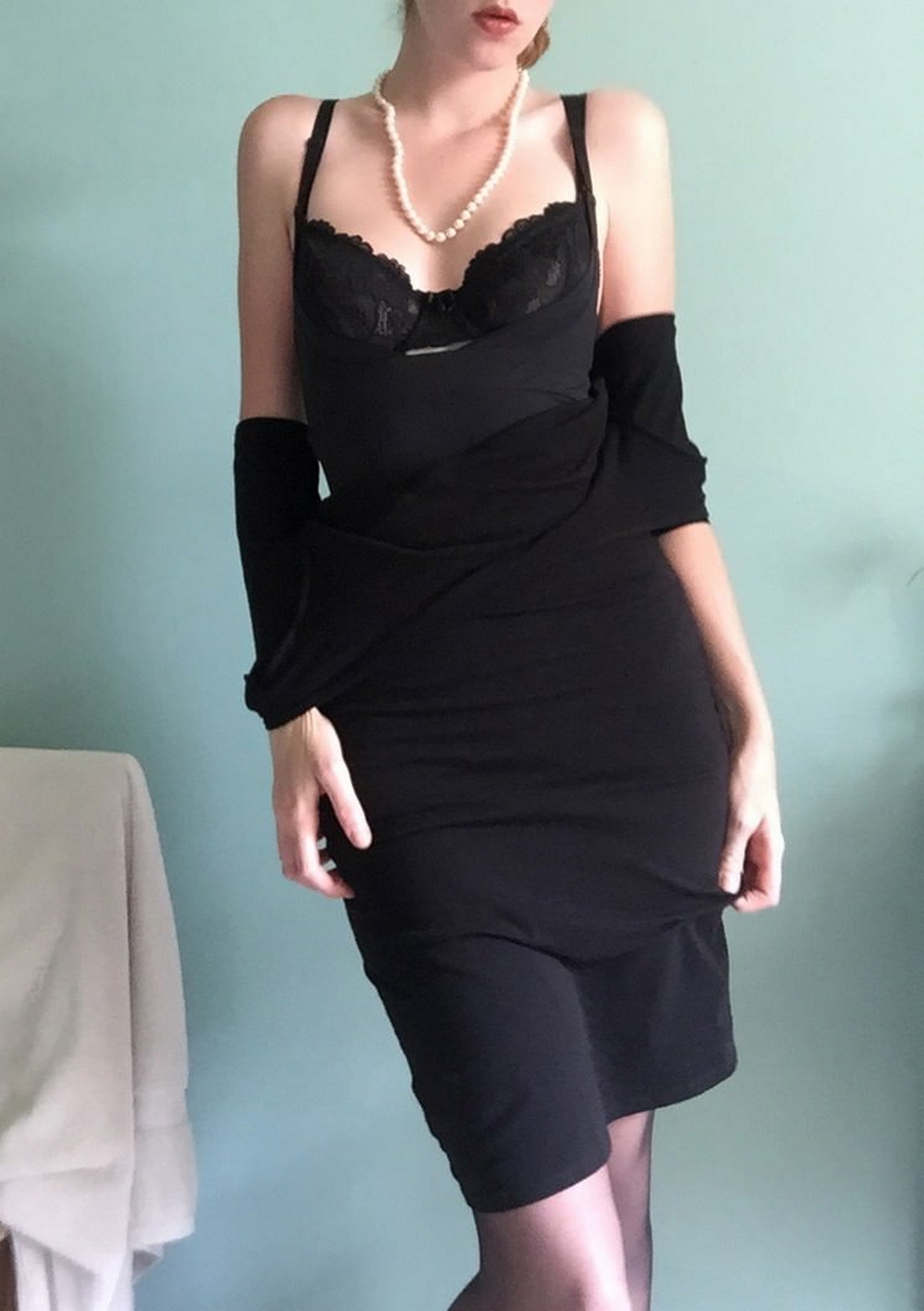 Блондинка в черном платье: порно видео на chelmass.ru