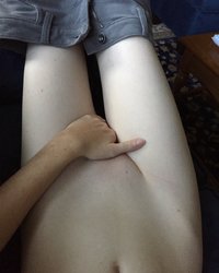 Сексуальная молодуха светит обнаженным телом перед камерой 11 фото